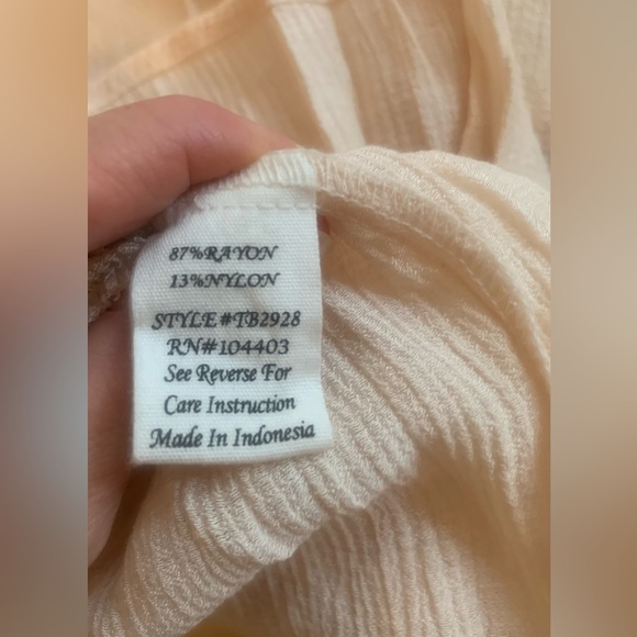 Mine - Strappy creamy loose top - size Large - Picture 10 of 12